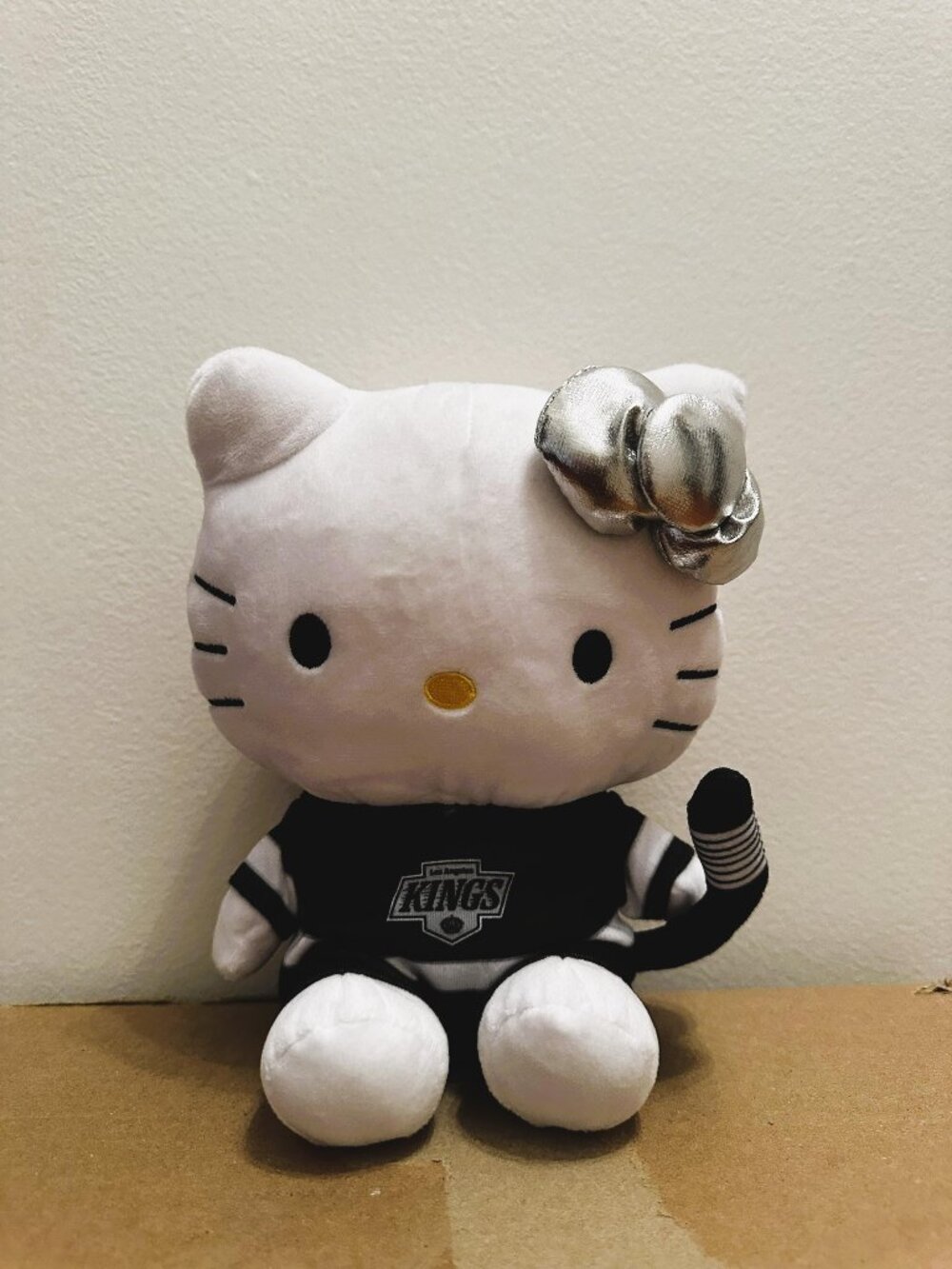 Sanrio Hello Kitty LA Kings Night Plush Stadium SGA Hockey Exclusive